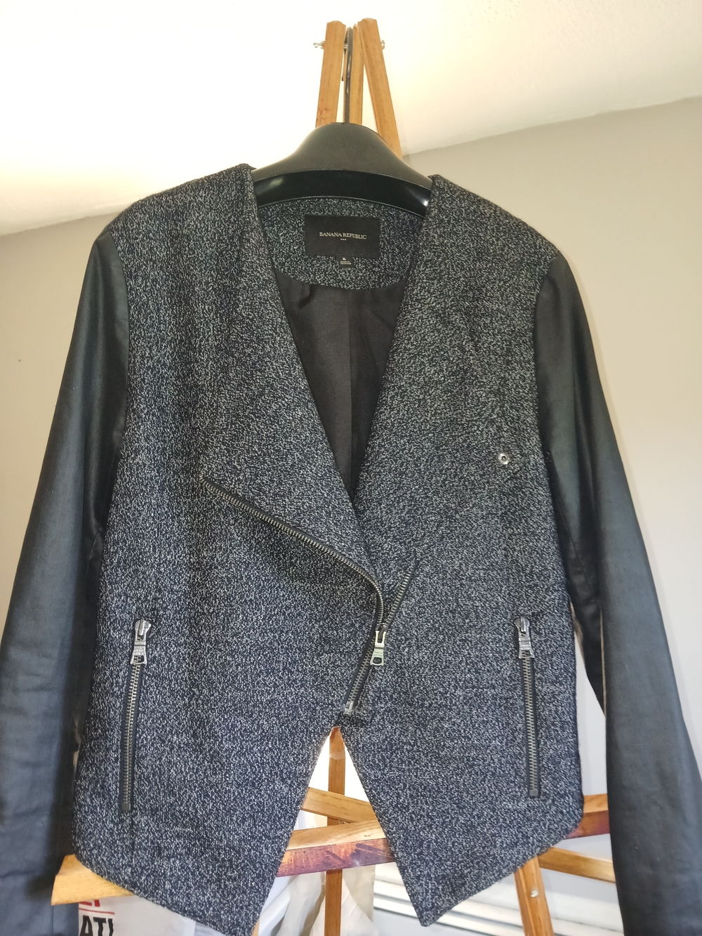 Banana Republic Black and Gray Tweed Jacket with Faux-Leather Sleeves Sz 8